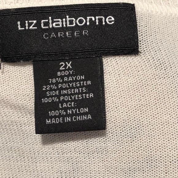 ⛲️ Soft & Lacy Liz Claiborne Top ⛲️ - Picture 6 of 8